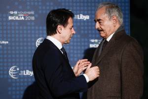 Trattativa segreta Italia-Haftar. Conte vede figlio del generale