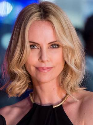 Charlize Theron è stanca di essere single da ben dieci anni