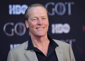 Titans 2, Iain Glen star de Il Trono di Spade sarà Bruce Wayne