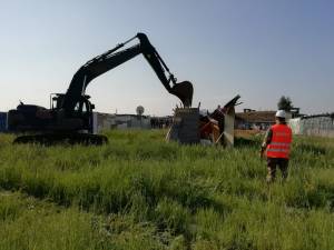 Salvini manda le ruspe nel ghetto abusivo