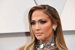 Jennifer Lopez in Hustlers, una spogliarellista che ruba a Wall Street