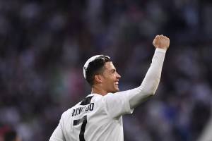 La gaffe della mamma di Cristiano Ronaldo: "Ha riportato lo scudetto alla Juve dopo 20 anni"