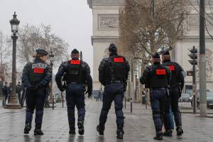 Un'esplosione colpisce Lione: "Pacco bomba con dei chiodi"