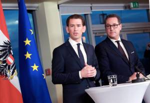 Austria, la crisi si aggrava: si dimettono tutti i ministri dell'Fpö