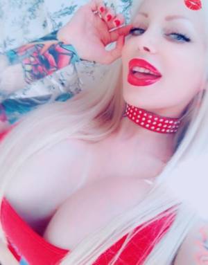 Sabrina Sabrok, le immagini più hot