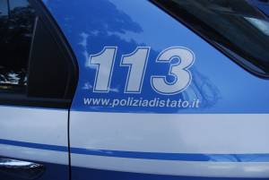 In auto con la pistola e droga in casa, arrestato