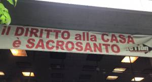 Quella saldatura tra Vaticano e movimenti per la casa per difendere gli "ultimi"