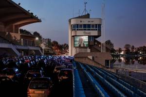 Ma il "Drive in" all'Idroscalo che c'azzecca?