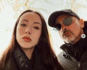 Aurora Ramazzotti, la foto con papà Eros e lo stesso "broncio da selfie"