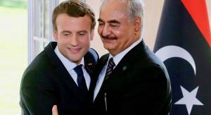 Libia, Haftar a Macron: "Non ci sono condizioni per il cessate il fuoco"