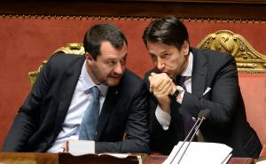 Conte sfida Salvini sulle tasse. Giorgetti: flat tax o è finita