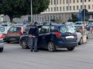 Palermo, a 15 anni faceva il posteggiatore abusivo: multa ai genitori