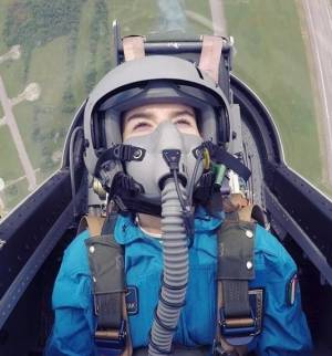 Kasia Smutniak in volo con le Frecce Tricolori