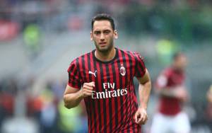 Calhanoglu trascina il Milan ai playoff