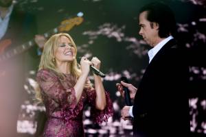 Kylie Minogue in lacrime a Glastonbury