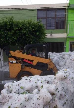 Messico, un'eccezionale grandinata ha sepolto Guadalajara