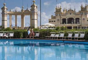 Muore cane, bufera su hotel a Palermo. L'albergo: "Abbiamo dato acqua e cibo"