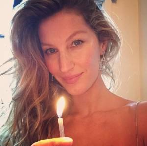  Gisele Bündchen si mostra con la sua gemella