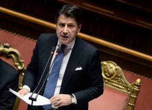 Caso Russia, Conte difende Salvini. E i grillini lasciano l'aula al Senato