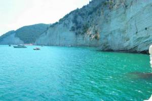 Puglia e Basilicata, il mare si "mangia" la costa