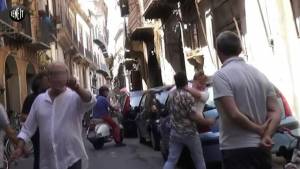Reddito di cittadinanza: aggressione a Palermo alla troupe delle Iene