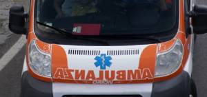 Non ci sono parcheggi: ambulanza multata per divieto di sosta a Salerno