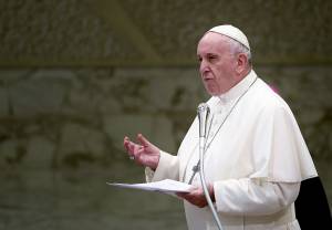 Papa Francesco: "Xenofobia malattia come il morbillo"