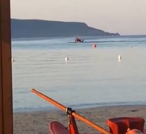 Sardegna, clandestini sbarcano col barchino e vanno a fare colazione al bar