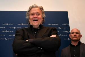 Ora Steve Bannon vuole acquistare il Daily Telegraph