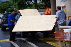 Uragano Dorian, in Florida ci si prepara al peggio