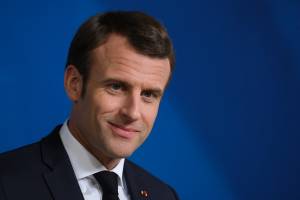 La riforma scolastica di Macron: bandiera nazionale e Marsigliese