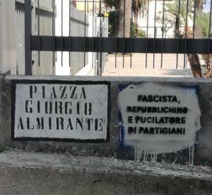 Castellamare, scritte contro Almirante. Meloni: "Il suo ricordo mai scalfito"