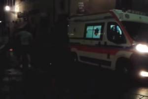 Firenze, molesta ragazze ed estrae coltello per aggredire buttafuori