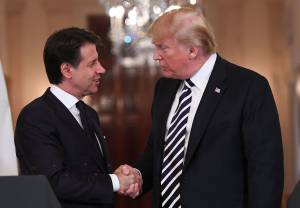 Conte restituisce il "favore": adesso Trump detta la linea