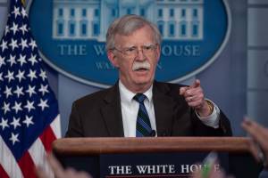 Trump silura John Bolton: via il falco dalla Casa Bianca