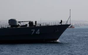 Quelle strane manovre dell'Iran: creata una falsa portaerei Usa