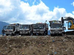 I rifiuti di Palermo respinti dalle discariche private. Orlando: "Grave ricatto"