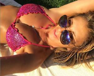 Sabrina Salerno sexy al sole