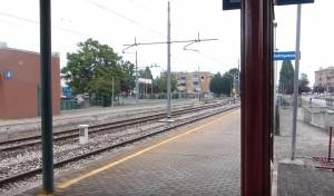 Sudamericano drogato molesta una 11enne in stazione