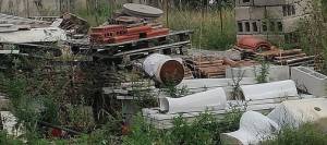 Salerno, la strada dedicata a un eroe dei carabinieri è diventata una discarica