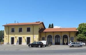 San Romano, straniero minaccia il capotreno con un coltello