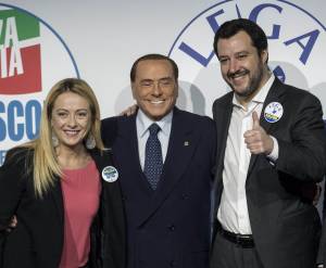 Il centrodestra firma patto anti-inciucio: "Mai con la sinistra"