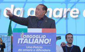 Berlusconi: "Dal governo solo tasse e manette"