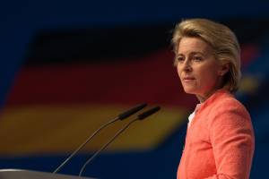 Ora la Von der Leyen è appesa a un filo: ecco perché sta per crollare