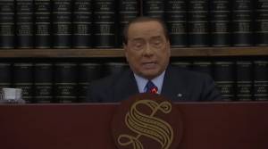 La standing ovation. E poi Berlusconi detta la linea ai suoi: "Così vinceremo ancora"