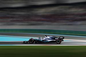 Formula Uno, Hamilton conquista la pole ad Abu Dhabi