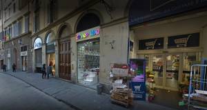 Firenze, ruba whisky e picchia la cassiera: arrestato nordafricano