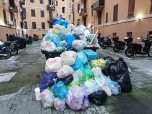Roma, befana tra i rifiuti: piano Ama fallito