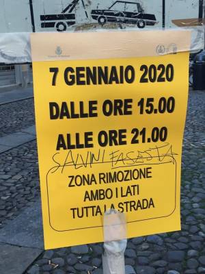 Le scritte contro Salvini: "Fascista, vai a Piazzale Loreto"