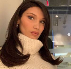 Bella Hadid si mostra seducente sui social